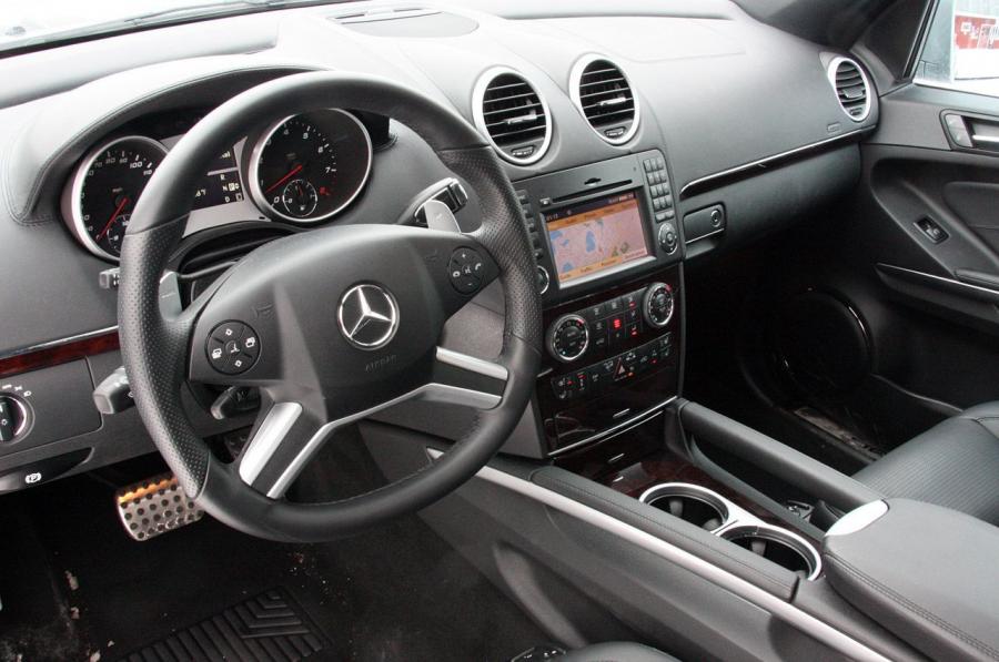  Mercedes-Benz ML63 AMG 2011 года  (фото 34 из 81)